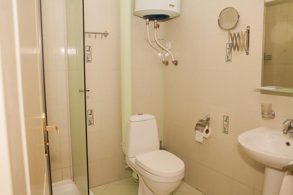 Gubernia Hotell Charkiv Exteriör bild