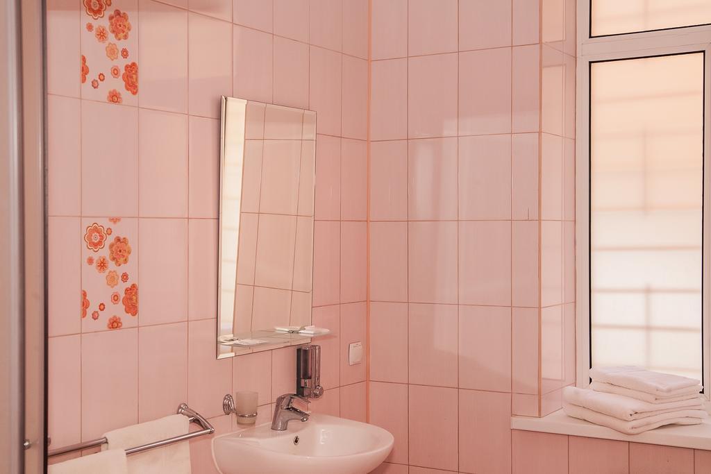 Gubernia Hotell Charkiv Exteriör bild