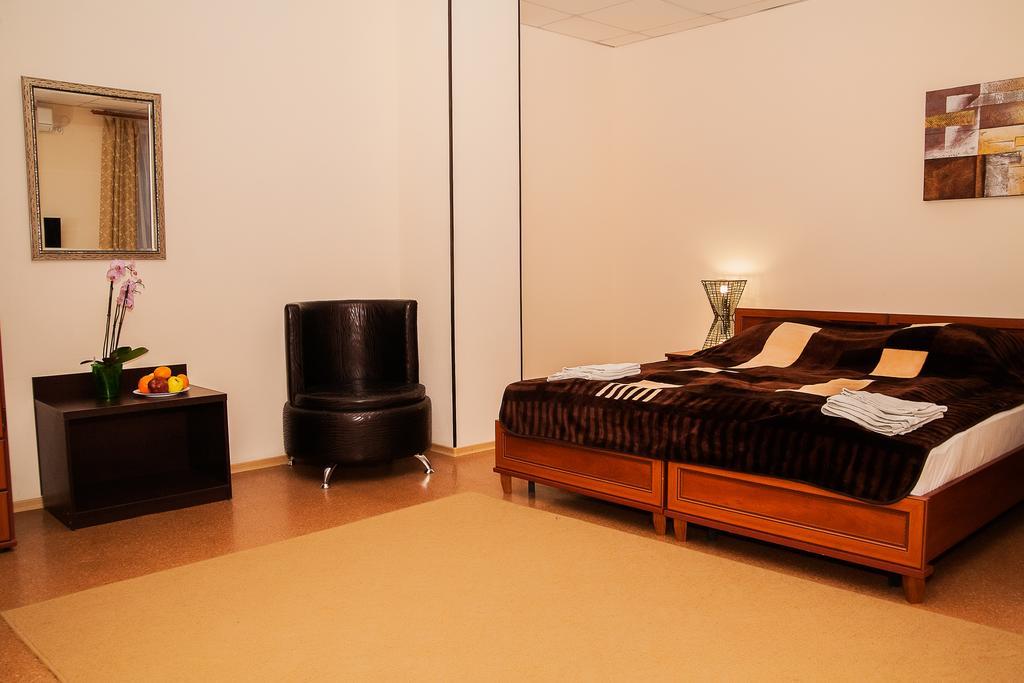 Gubernia Hotell Charkiv Exteriör bild