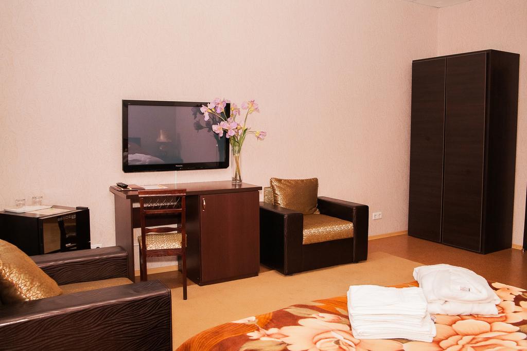 Gubernia Hotell Charkiv Exteriör bild